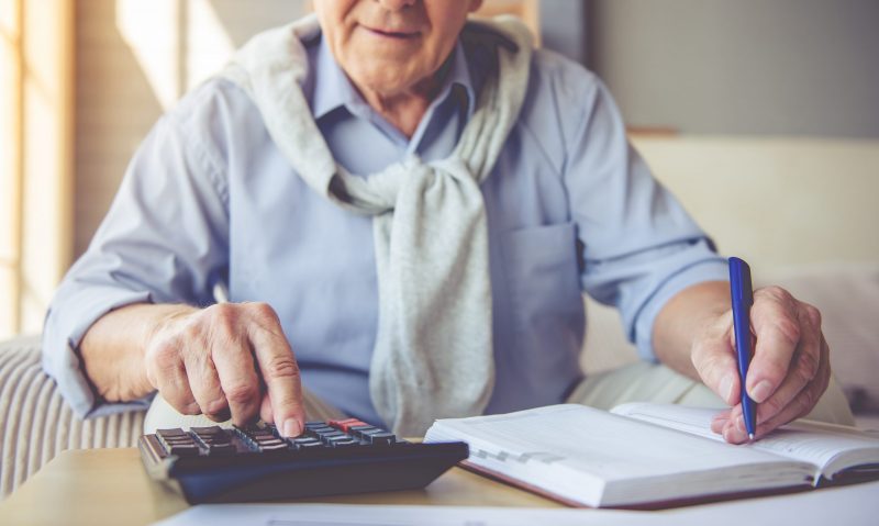 老後に必要な貯蓄額はいくら？足りない場合はどうすればいい？