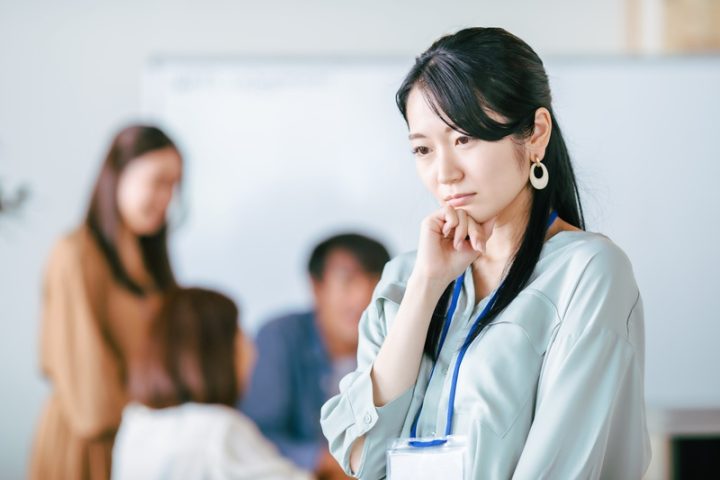 人間関係がうまくいかないのはなぜ？原因や特徴、疲れてしまったときの対処法を紹介