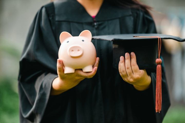 奨学金の残りの返済額・回数を確認するには？手順や返還が苦しいときの対処法