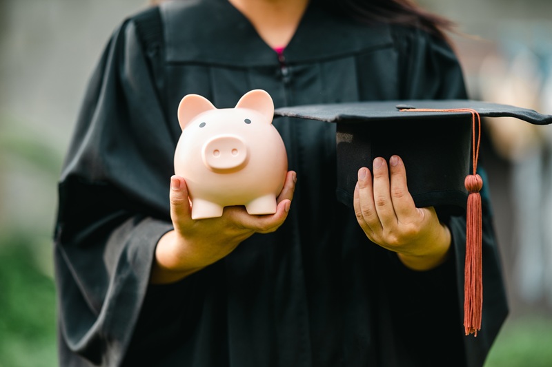 奨学金の残りの返済額・回数を確認するには？手順や返還が苦しいときの対処法