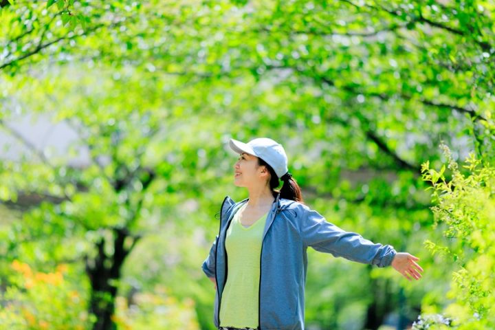 朝の散歩にはどんな効果があるの？メリットや今日からできる効果的なやり方を紹介